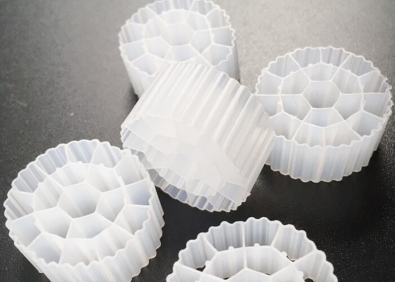 خرید فرآیند سلول فعال رنگ سفید HDPE پلاستیکی رسانه های MBBR برای SBR online manufacture