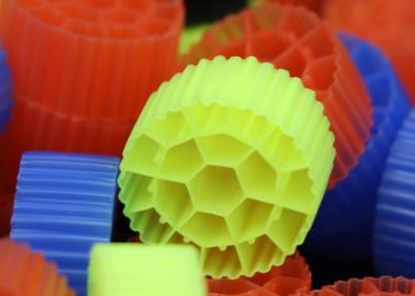 خرید مواد فرج سیاه HDPE مواد فیلتر پلاستیکی MBBR برای آکواریوم 25mm X 12mm online manufacture