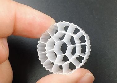 خرید Hdpe K3 Biocell MBBR رسانه های تصفیه آب 25*12mm 600m2 / M3 سطح بزرگ online manufacture