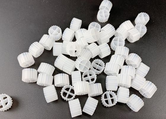 خرید 11*7mm رنگ طبیعی و ماده ی تازه ی HDPE تولید کننده ی حامل بیوفلیم online manufacture