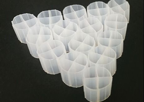 خرید رنگ سفید MBBR Bio Carrier Media برای مخزن آناروبی با ماده ی HDPE تازه و اندازه ی 12*9mm online manufacture