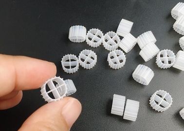 حامل بیوفیلم با کارایی بالا فیلتر رسانه MBBR 11mm X 7mm اندازه و رنگ سفید