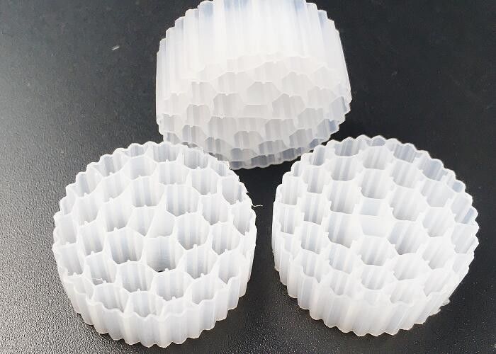 Pe38 25*4mm Hdpe Mbbr رسانه فیلتر زیستی بستر متحرک ایمن سطح بزرگ