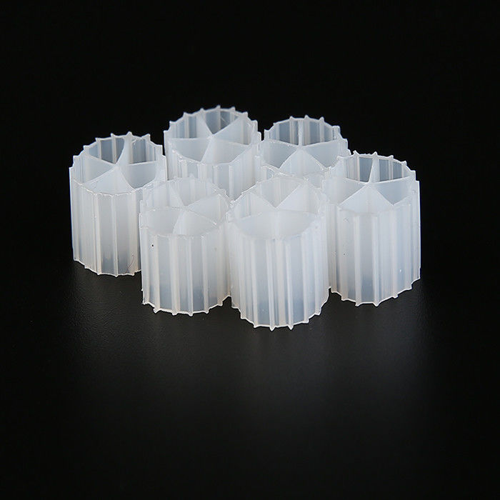 رنگ سفید 5 سوراخ فیلتور رسانه های HDPE جدید عمر طولانی اندازه 10mm X 7mm