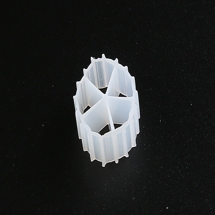 رنگ طبیعی رسانه های فیلتر MBBR و ماده ی تازه ای HDPE رسانه های بیولوژیکی MBBR برای RAS 10*7mm