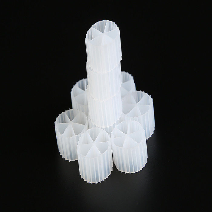 رسانه فیلتر شناور MBBR طول عمر طولانی 0.96g/cm3 - 0.98g/cm3 تراکم