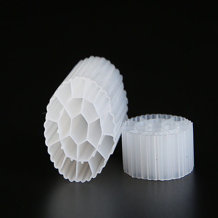 MBBR Bio Balls PE MBBR Filter Media 19 عدد سوراخ برای تصفیه فاضلاب