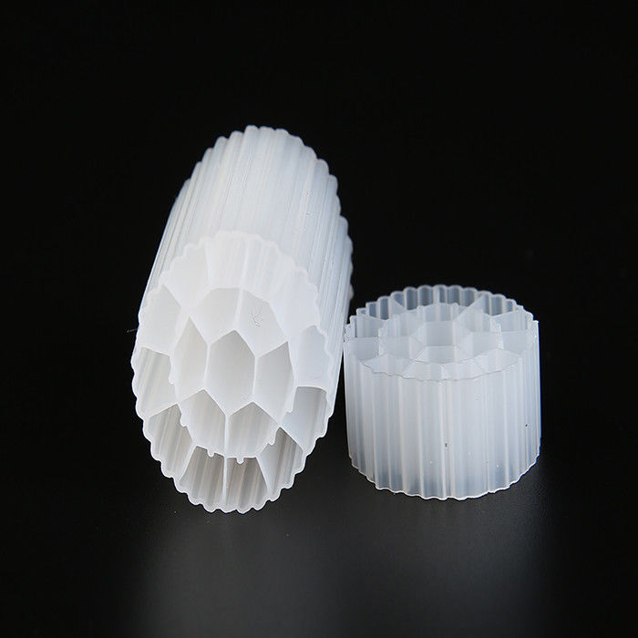 MBBR Bio Balls PE MBBR Filter Media 19 عدد سوراخ برای تصفیه فاضلاب