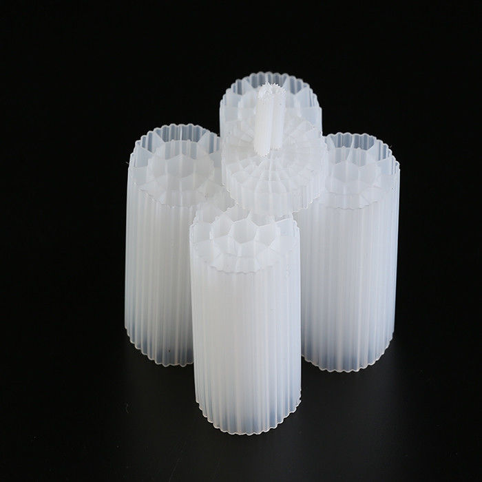 آبپاشی پلاستیکی رسانه فیلتر MBBR 25 * 12mm اندازه آب تصفیه Bio Cel برای استخر