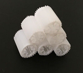 هفت سوراخ فیلتر سلول زیستی رسانه های HIPS رنگ سفید مواد پلاستیکی سینکینگ فیلتر رسانه ها برای استخر