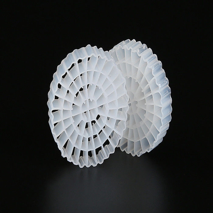 تصفیه فاضلاب رسانه های فیلتر پلاستیکی MBBR HDPE بیومور بزرگ 1200 m2/m3 سطح سطح تجهیزات IFAS