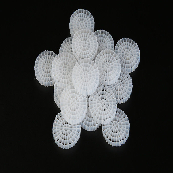 بستر متحرک سازگار با محیط زیست راکتورهای بیوفلیم مواد اولیه HDPE برای تصفیه فاضلاب