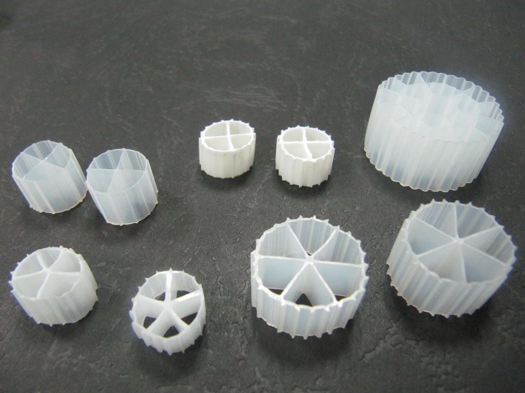 ماده ی تازه ی HDPE رنگ سفید فیلتر MBBR زیست رسانه ها برای تصفیه آب