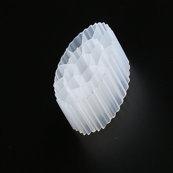 رنگ سفید رسانه های MBBR با ماده ی تازه ای HDPE و اندازه ی 25*12mm برای تصفیه آب های فاضلاب
