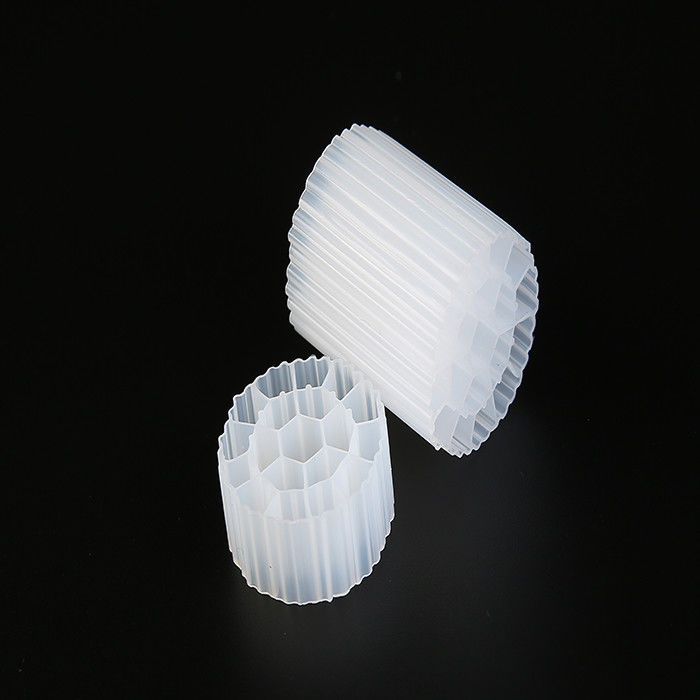 مواد 100٪ فرنگی HDPE MBBR Bio Media 35 * 18mm اندازه گواهینامه FDA