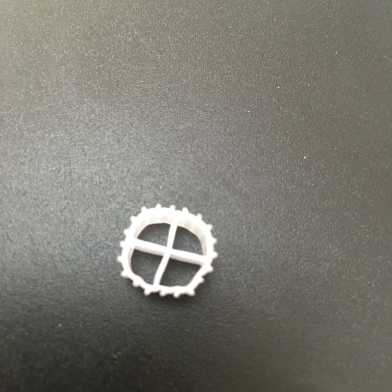 رنگ سفید رسانه فیلتر MBBR با ماده ی تازه HDPE و طول عمر طولانی برای RAS