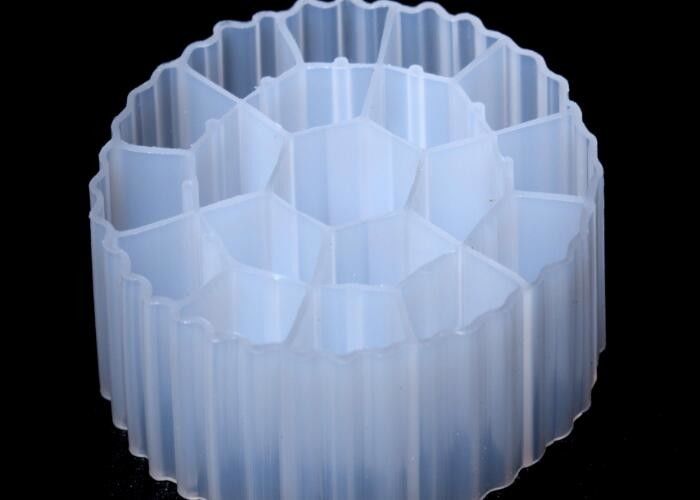 مواد پلاستیکی MBBR Bio Media HDPE K3 فیلتر آکوپونیک 500 m2/m3 fda مواد ایمن Biopipe Biocell Balls