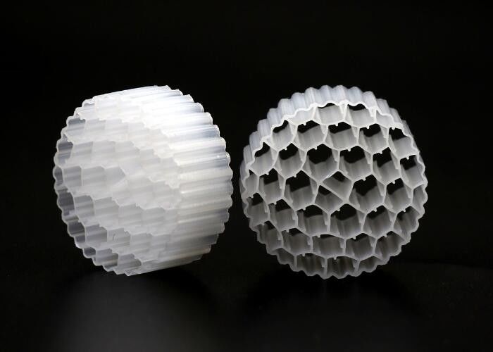 فلتر رسانه های شناور BIO Balls MBBR 16mm X 10mm ماده های هیدروفیلی برنج HDPE