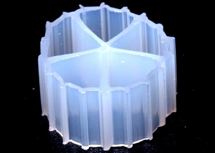 رنگ سفید ماهی استخر های تازه ای HDPE Biocell Bio Filter Media سطح خوب