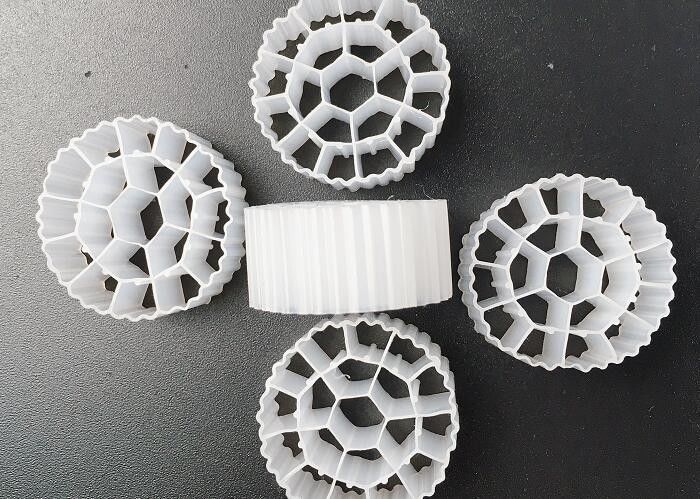 پلاستیک K1 و K3 Bioball Filter Media Hdpe 25*12mm Ras رنگ سفید حامل بیولوژیکی