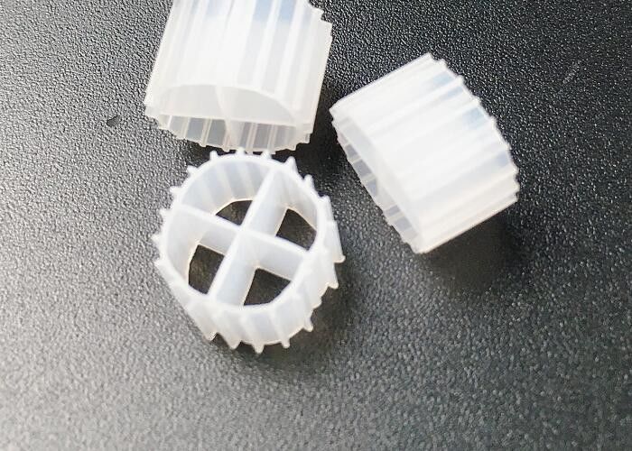 Kaldnes MBBR Bio Filter Media شناور حرکت بستر بیوفلیم راکتور آکواریوم رنگ سفید 11*7mm