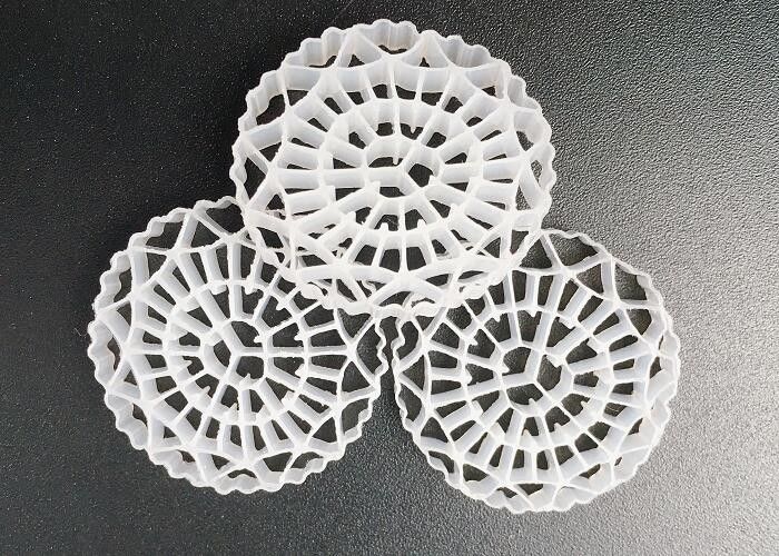 PE63 شکل گل MBBR Bio Media با سطح بزرگ 1200m2/m3