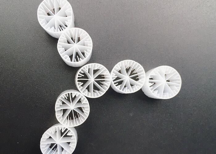 رنگ قرمز سلول های زیستی توپ های فیلتر رسانه های سازگار با محیط زیست تصفیه آب صنعتی