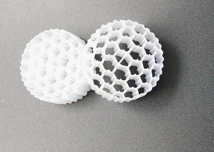 فیلتر بیولوژیکی قطره ای رنگ سفید MBBR BIO MEDIA FAB CARRIER 25*10MM 38 اتاق