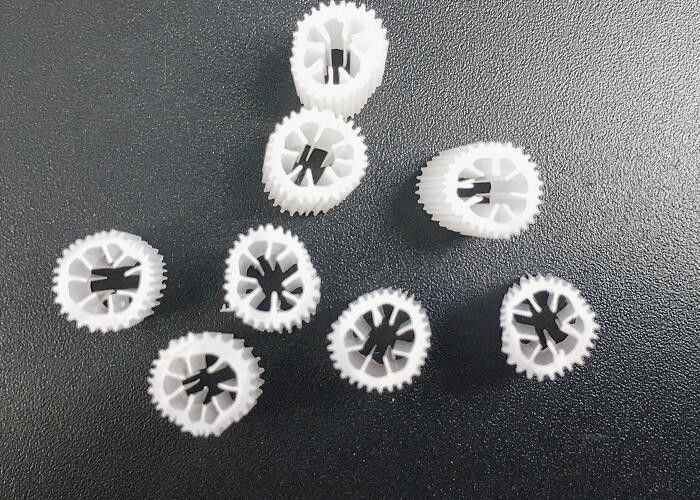 صرفه جویی در فضای پلاستیکی رسانه های فیلتر شناور Kaldnes Bio Filter Media