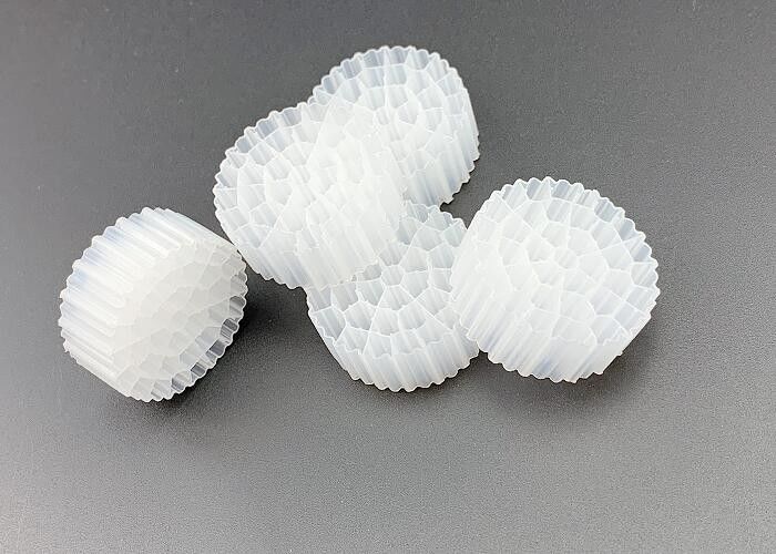 تصفیه آب مساحت بزرگ سطح MBBR Biocell Filter Media 25*10MM