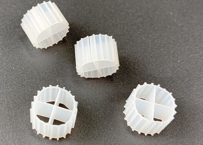 11*7mm MBBR Bio Filter Media K1 با رنگ سفید و ماده ی HDPE