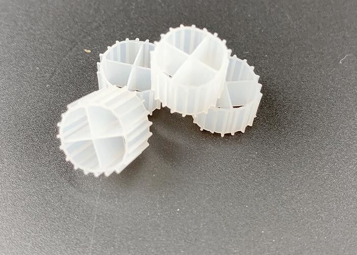 رسانه های فیلتر پلاستیکی سازگار با محیط زیست برای آکواریوم ها