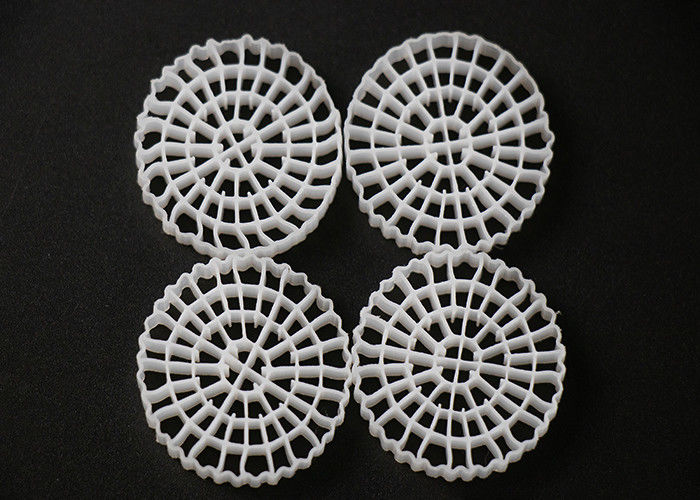 25*4mm PE64 K5 MBBR Bio Media K5 رنگ سفید و ماده ی HDPE برای سیستم RAS