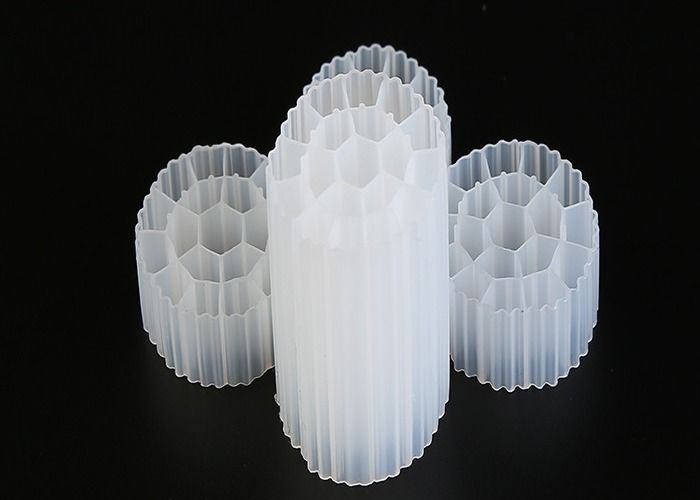 مواد فرنگی HDPE MBBR مواد فیلتر پلاستیکی رنگ سفید برای تصفیه فاضلاب