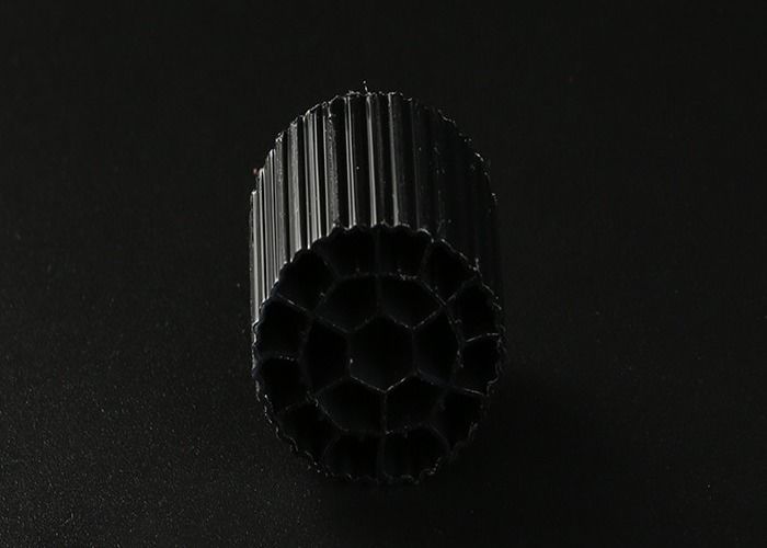 توپ های بیولوژیکی رسانه های فیلتر پلاستیکی رنگارنگ و ماده ی تازه ای HDPE
