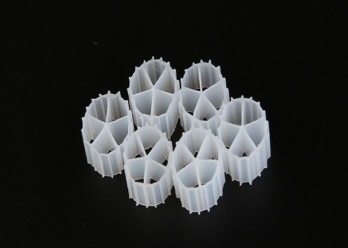 فاضلاب حرکت بستر فیلتر سلول های زیستی رسانه مصرف انرژی پایین تر 10mm X 7mm اندازه