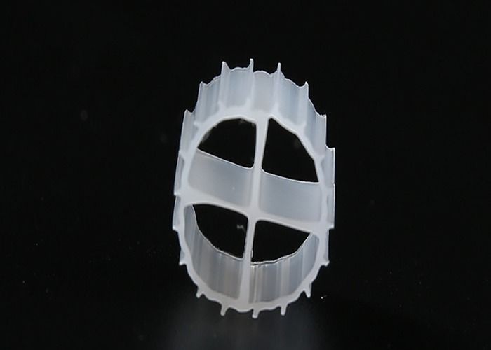 آکواریوم های ضدصدمه PE MBBR فیلتر رسانه رنگ سفید حامل fda 11 * 7MM حامل بیوفلیم MBBR