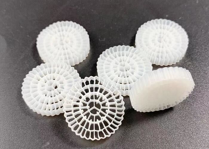 فیلتر بیولوژیکی حامل HDPE Mbbr برای بستر های آویزان شده مزرعه ماهی 25x4MM